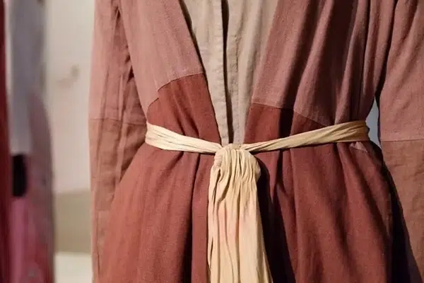 Cấu tạo áo tứ thân