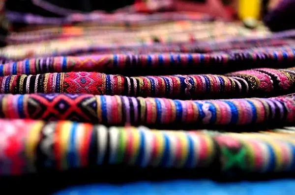 Vải thổ cẩm là gì?