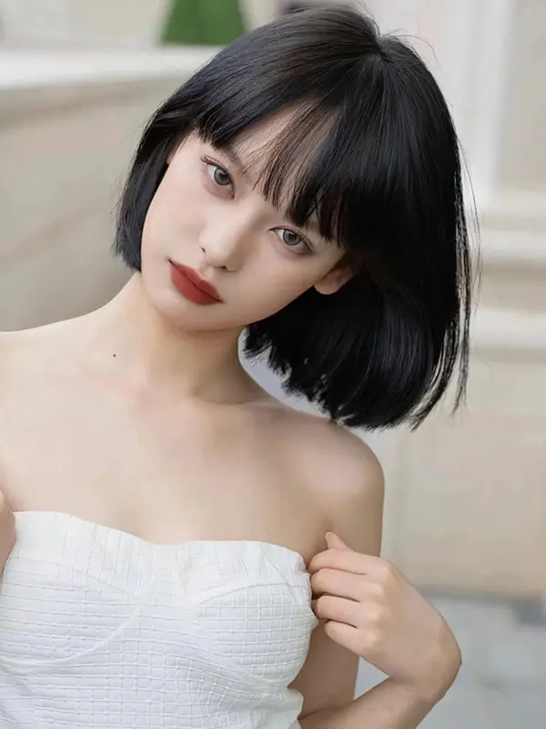 Tóc ngắn kết hợp mái bằng