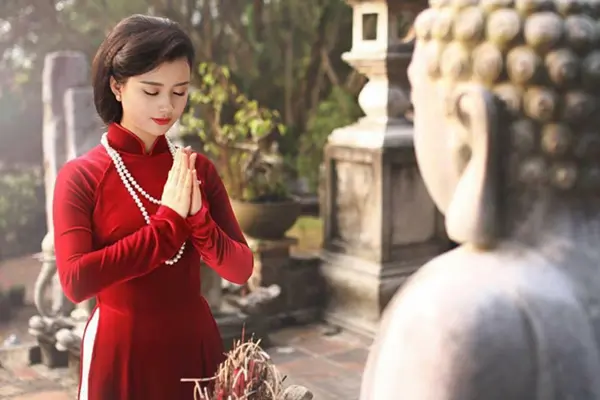 Đi Chùa Mặc Gì?