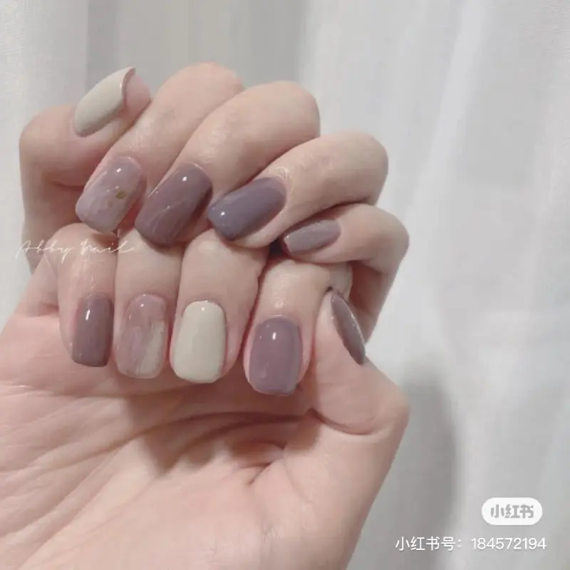 Mẫu nail nhẹ nhàng cho da ngăm