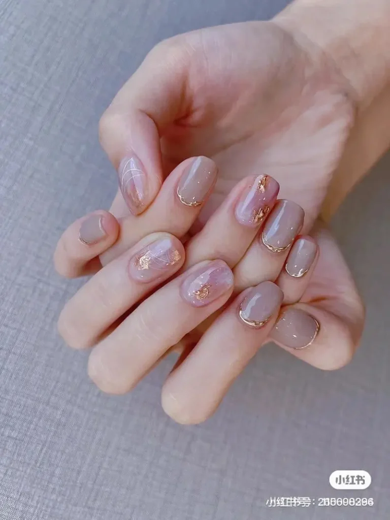 Mẫu nail nhẹ nhàng cho móng ngắn