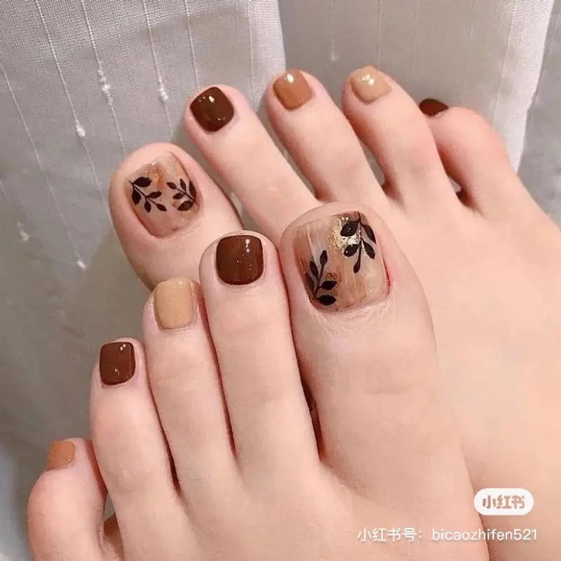 Những mẫu nail chân thanh lịch