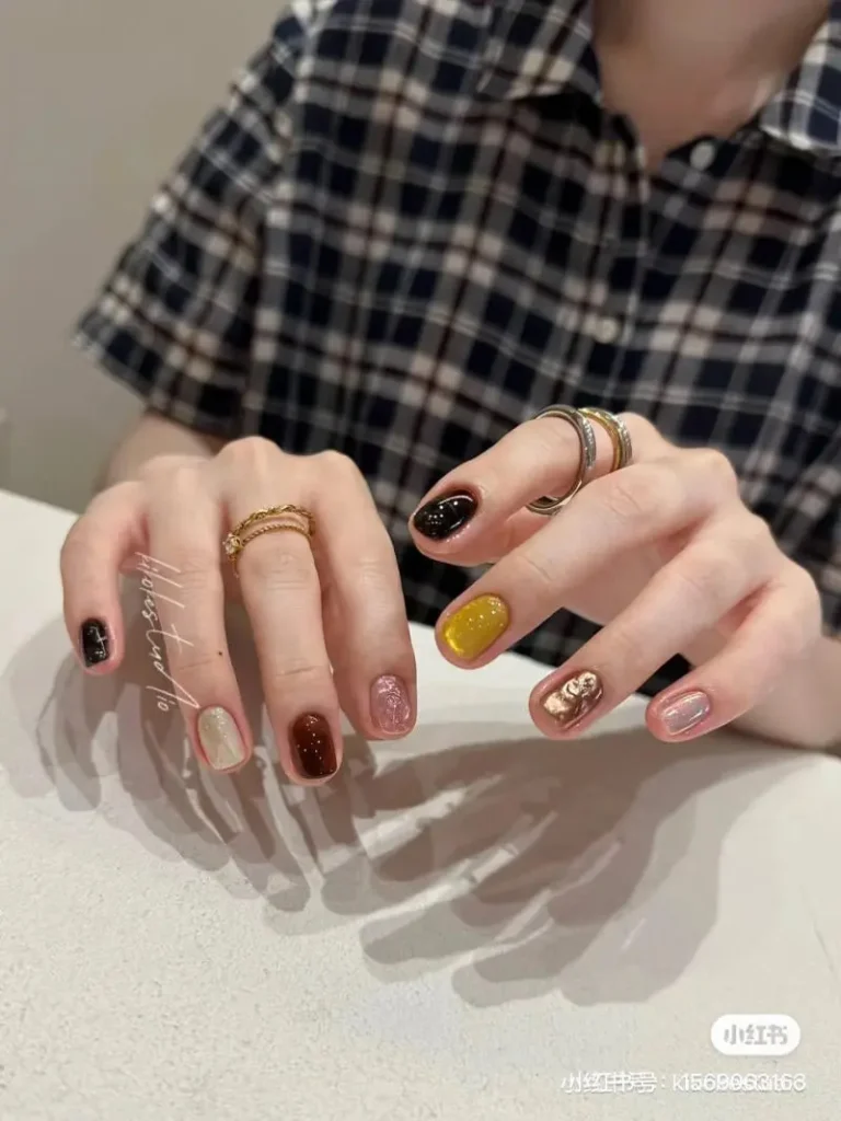 Mẫu nail nhẹ nhàng cho móng ngắn