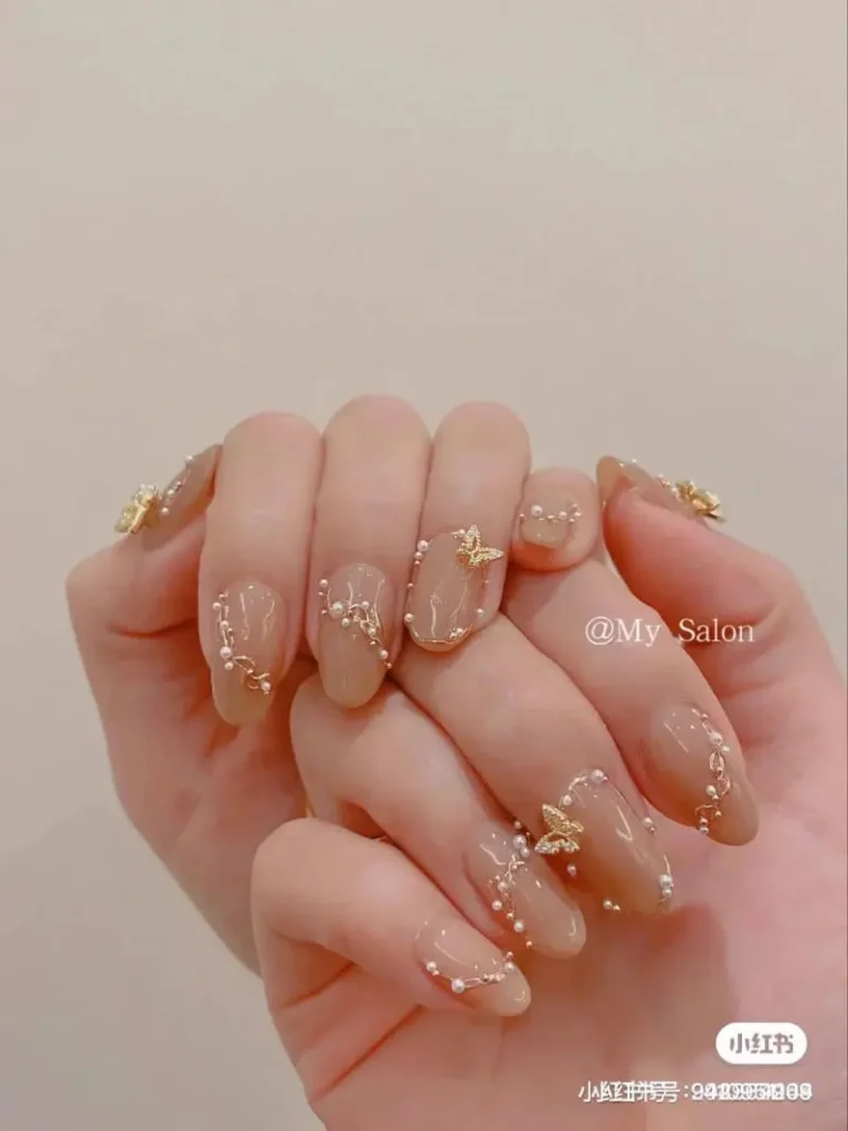 Mẫu nail đơn giản cho cô dâu