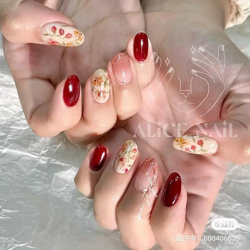 Mẫu móng tay đẹp nhẹ nhàng màu đỏ