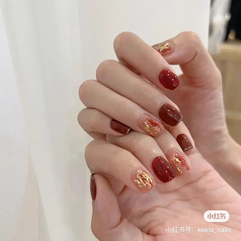 Mẫu nail nhẹ nhàng cho da ngăm