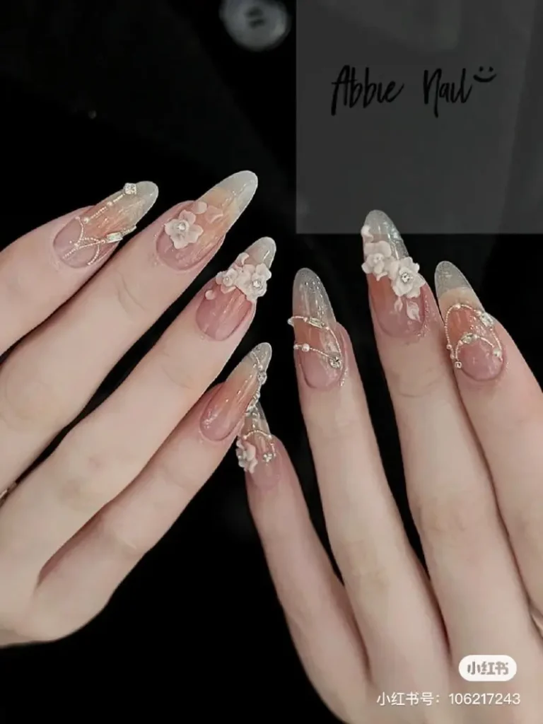 Mẫu nail đơn giản cho cô dâu
