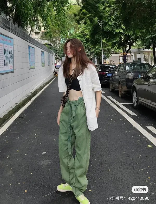 Quần xanh rêu phối áo màu gì