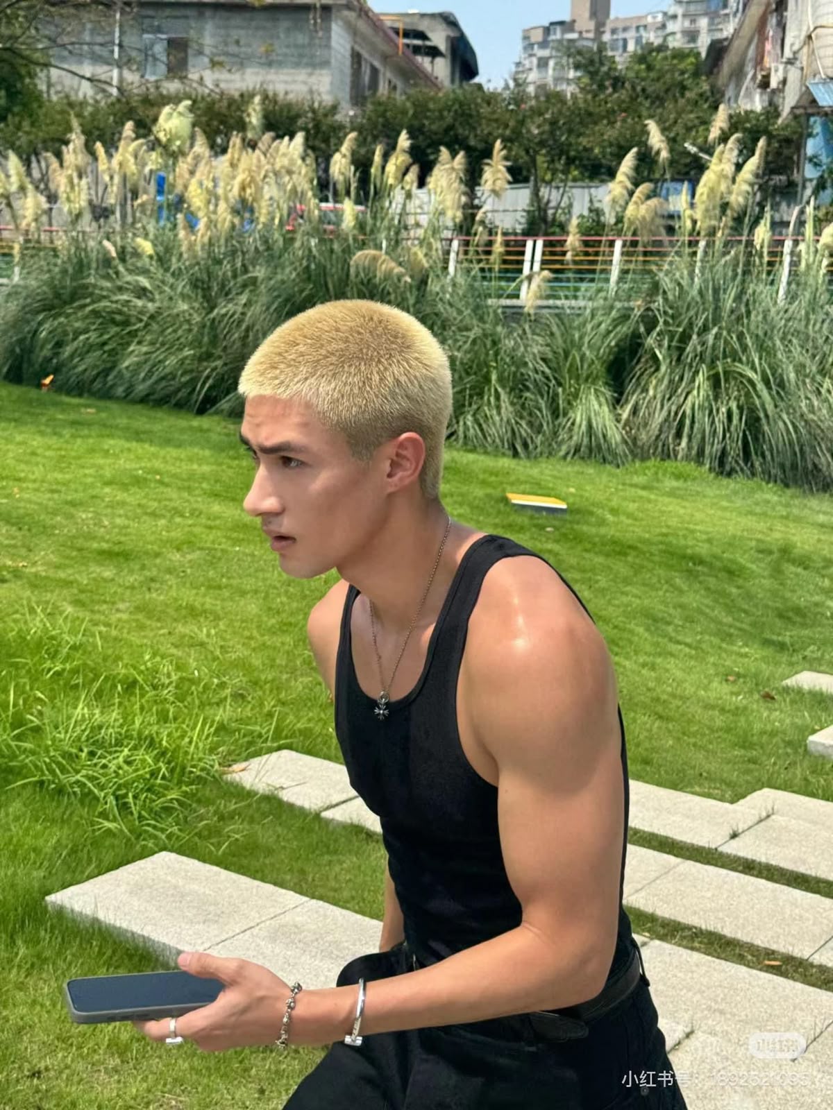 Mẫu tóc crew cut gọn gàng, lịch sự