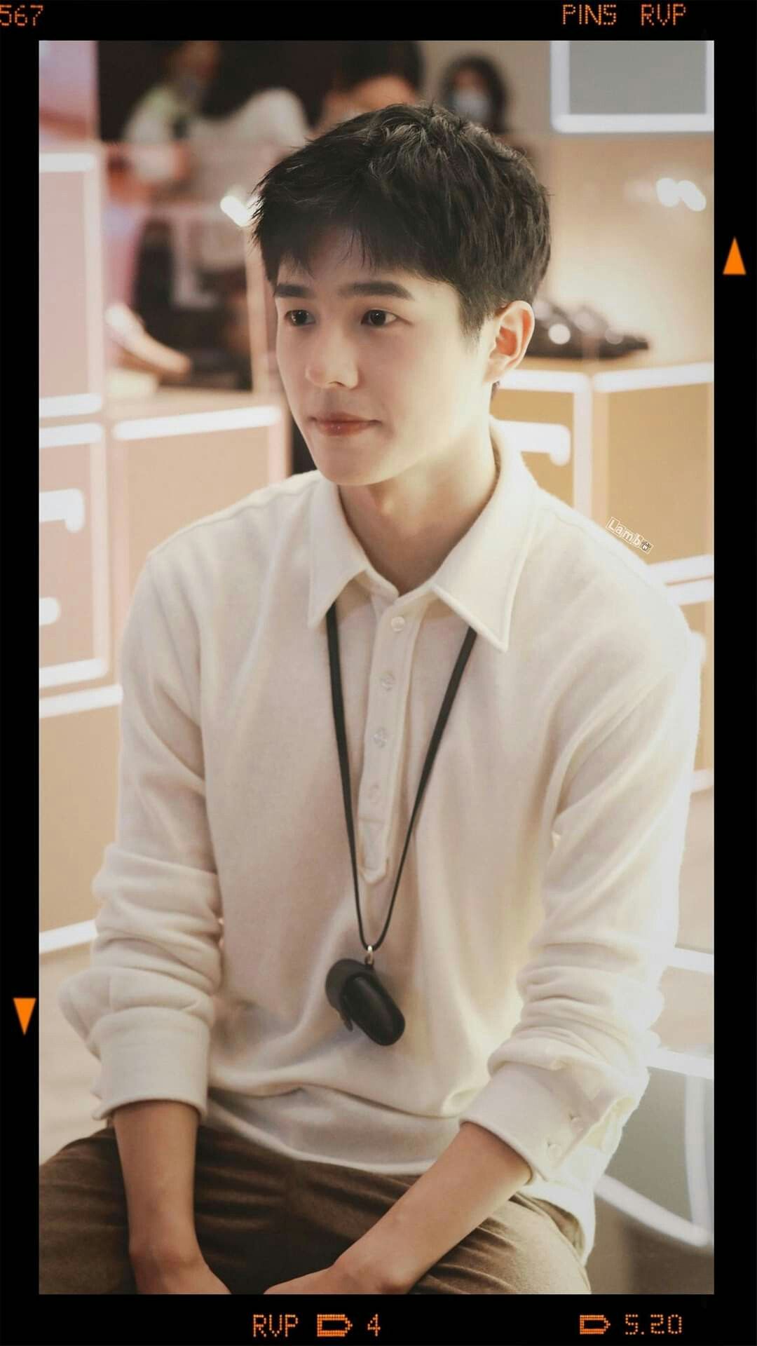 Tóc layer nam ngắn cho mặt tròn, ôm hai bên má