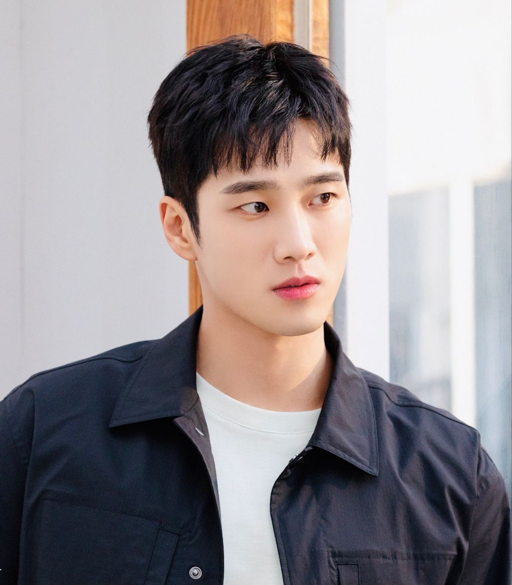 Tóc layer nam ngắn uốn xoăn nhẹ