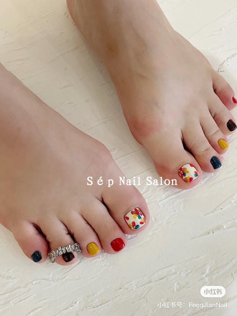 Bộ móng chân nude sữa, phù hợp mọi outfit