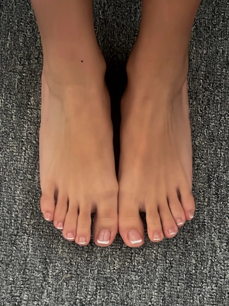 Mẫu móng chân hoa nhí dễ thương