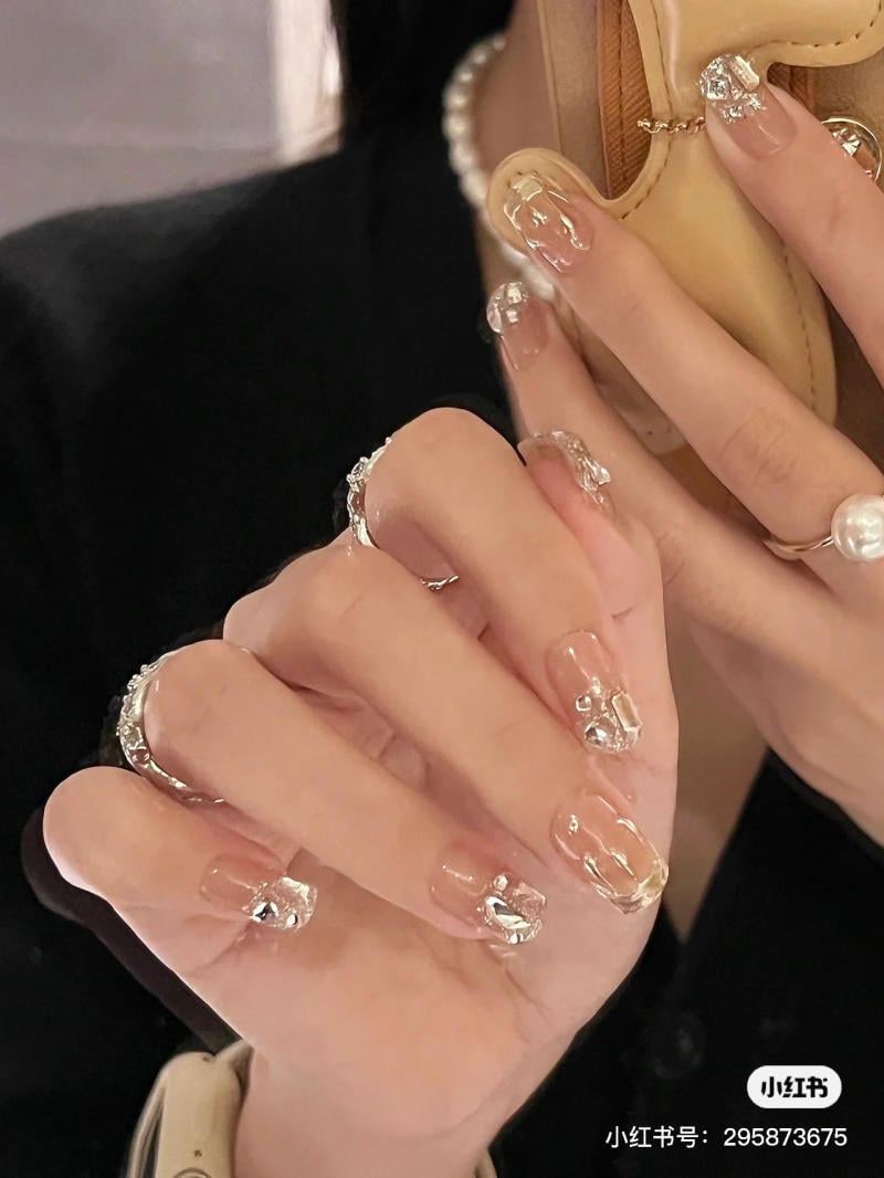 Mẫu sơn móng tay cho da ngăm 6