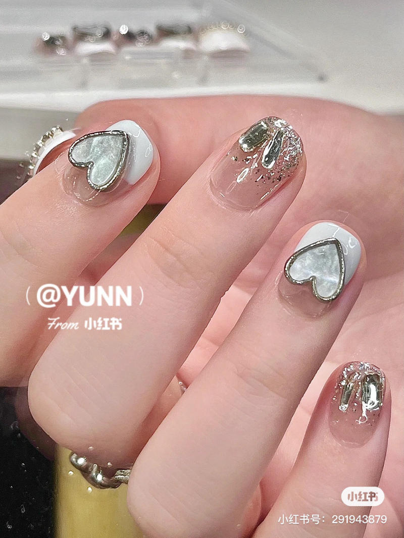 Mẫu sơn móng tay cho da ngăm 12