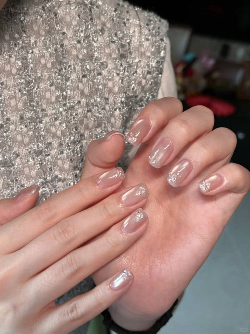 Mẫu nail mắt mèo xanh rêu sang chảnh