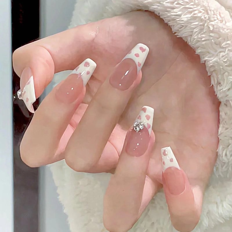 Nail hồng thạch vẽ hoa nhỏ