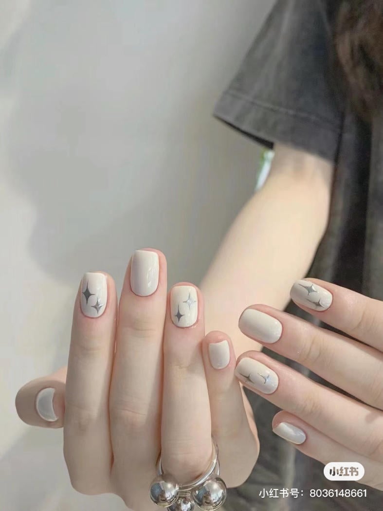 Mẫu nail trắng đẹp 3