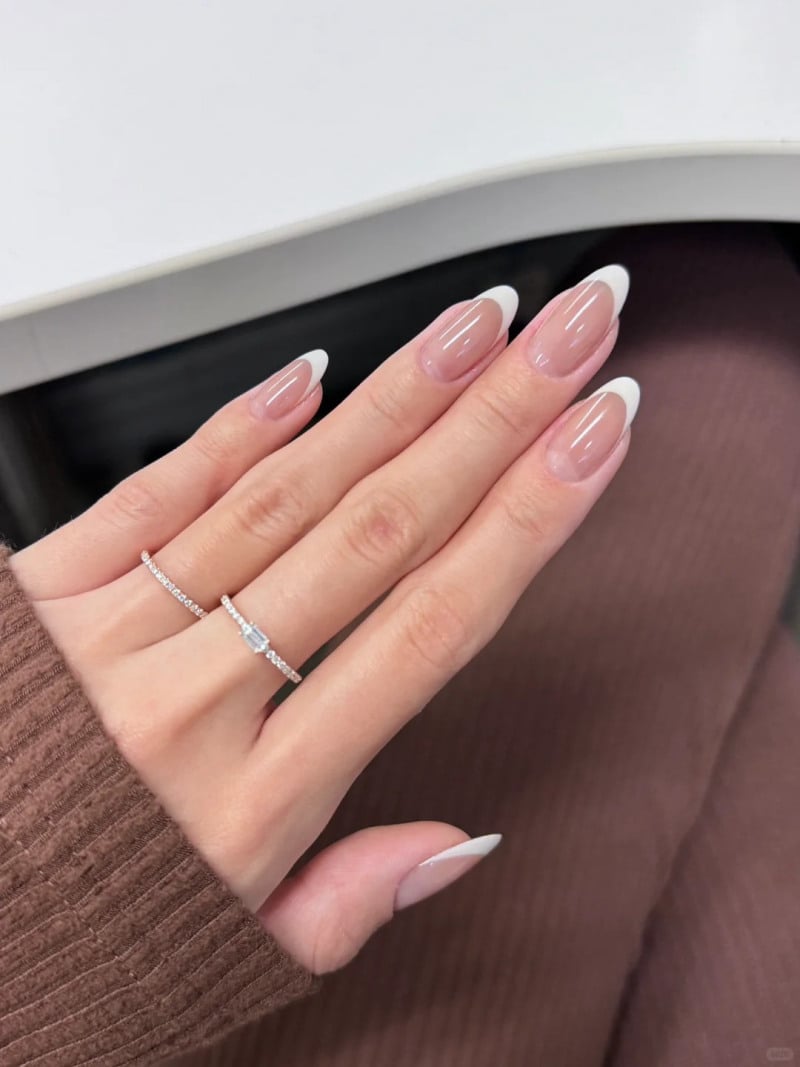 Mẫu nail trắng đẹp 6