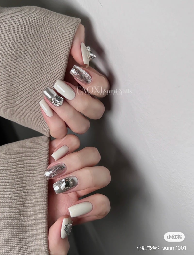 Mẫu nail trắng đẹp 10